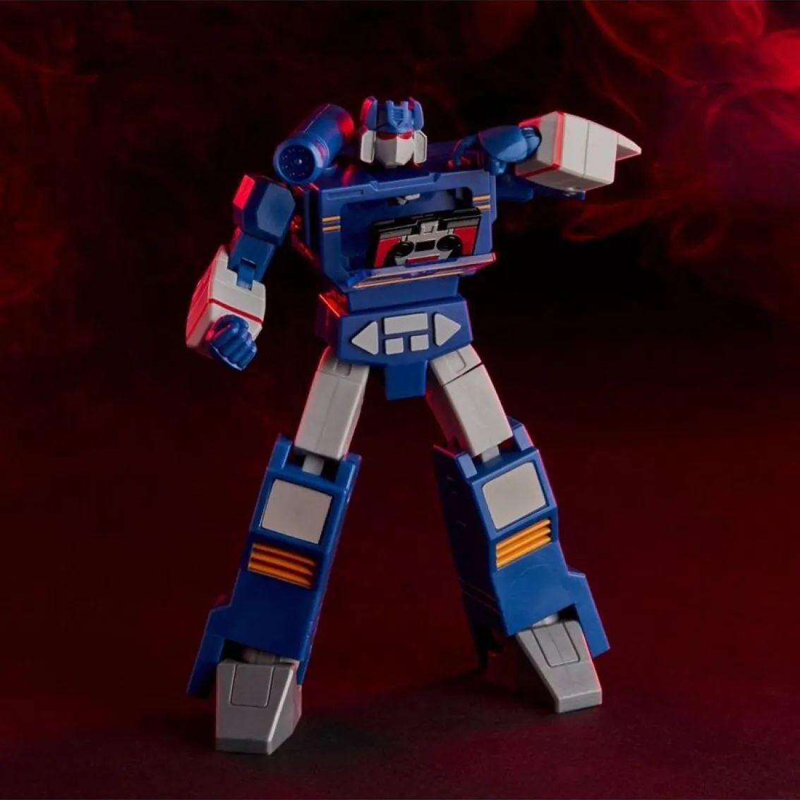 Figura hasbro soundwave g1 15 cm transformers the movie r.e.d.